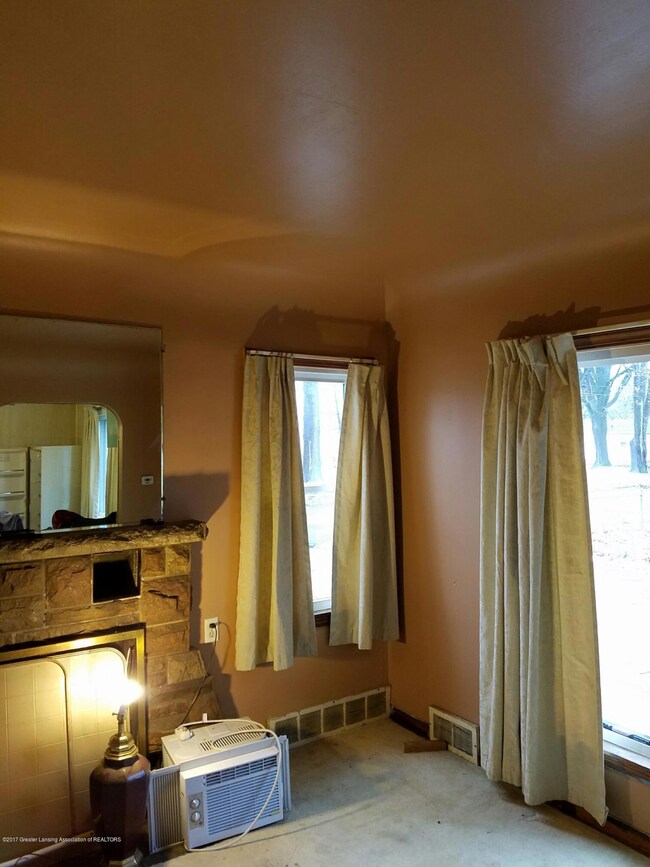 1124 Regent St, Lansing, MI 48912 - photo 5