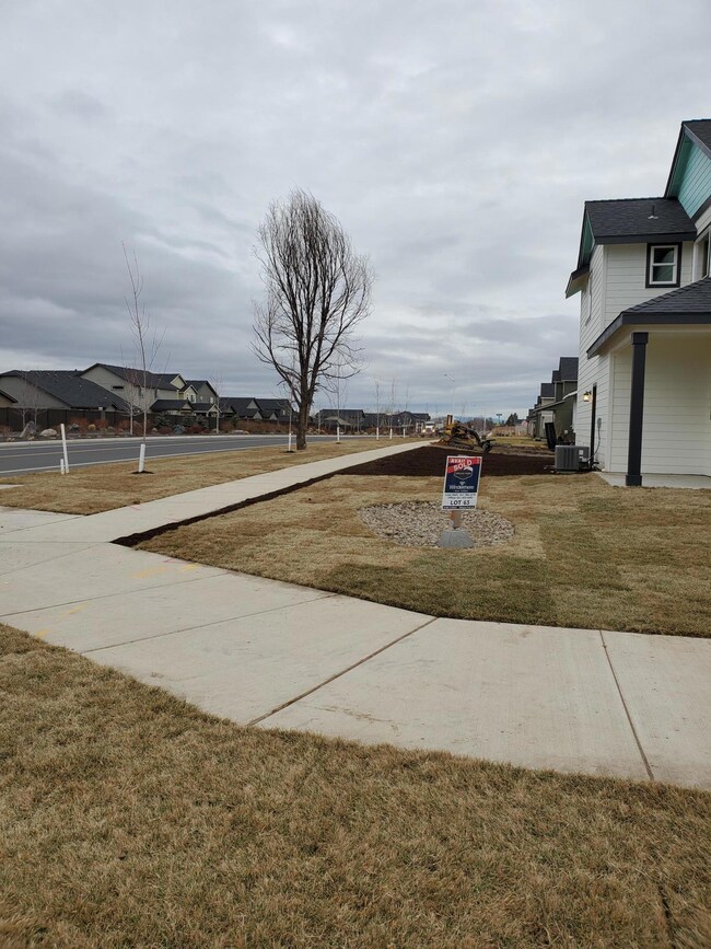 798 NW 27th St, Redmond, OR 97756 - photo 3