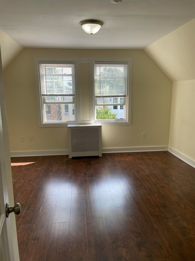 110 Oak St, Weehawken, NJ 07086 - photo 5