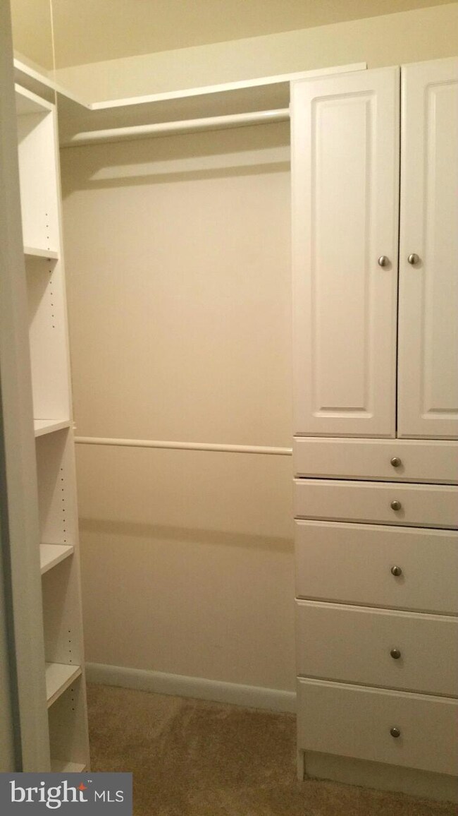 3890 Lyndhurst Dr unit 202, Fairfax, VA 22031 - photo 7