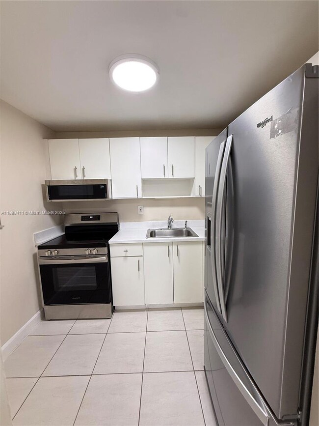 1725 W 60th St unit F105, Hialeah, FL 33012 - photo 4