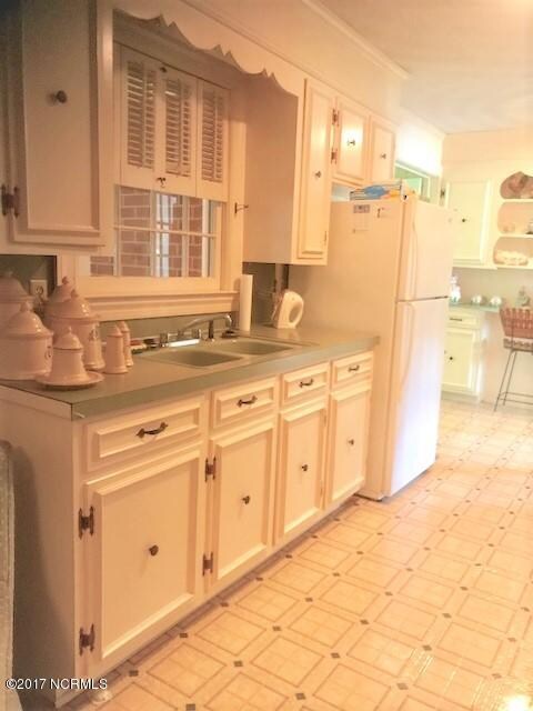 203 N SECOND ST MACCLESFIELD kitchen 2