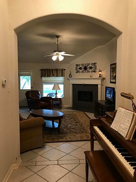 38118 E Sulphur Creek Dr, Magnolia, TX 77355 - photo 3