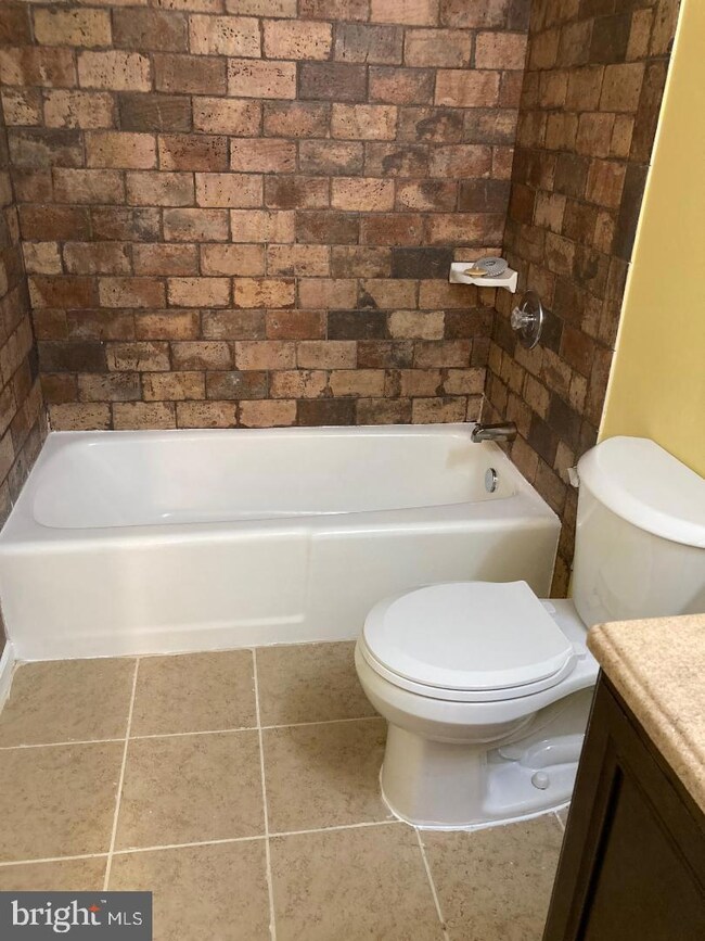 8718 Village Square Dr unit 11/8718, Alexandria, VA 22309 - photo 6