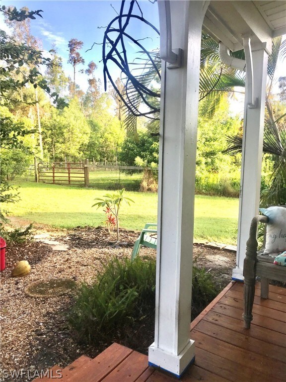 18461 Pioneer Rd, Fort Myers, FL 33908 - photo 4