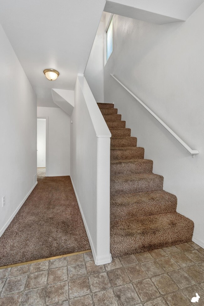 6_Hallway_Stairway
