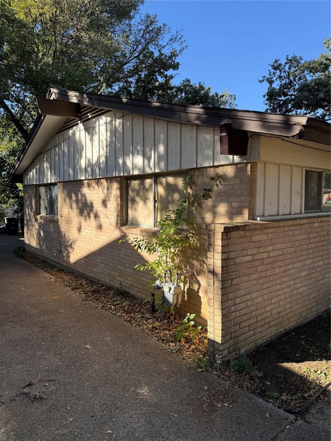 7116 Monterrey Dr, Fort Worth, TX 76112 - photo 4