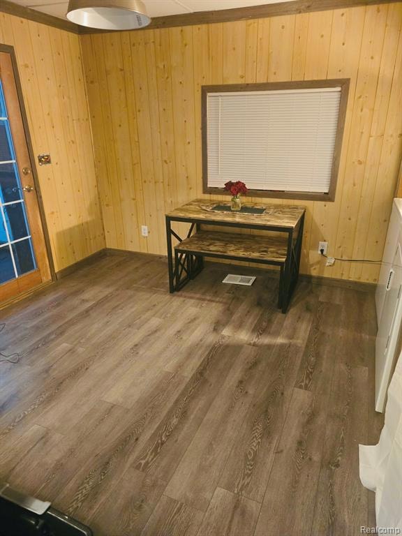 323 N Bankson St, Saint Louis, MI 48880 - photo 4