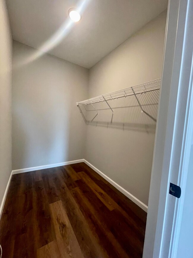 1BEDCLOSET