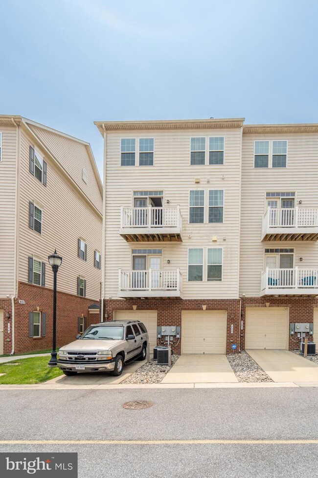 904 Hall Station Dr unit 200, Bowie, MD 20721 - photo 2