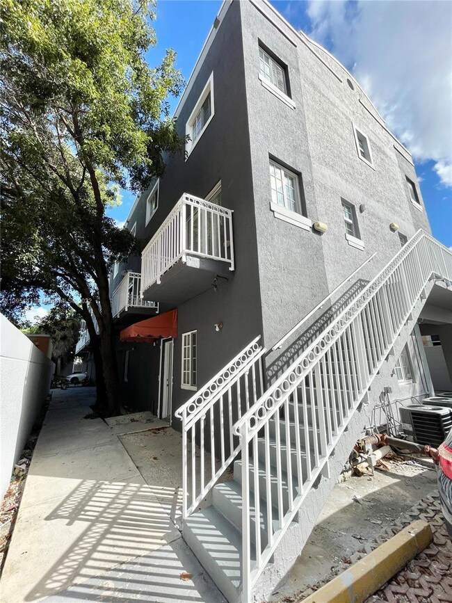 1421 SW 3rd St unit 101, Miami, FL 33135 - photo 2