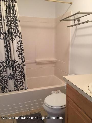 128 Broad St unit . 1, Keyport, NJ 07735 - photo 5