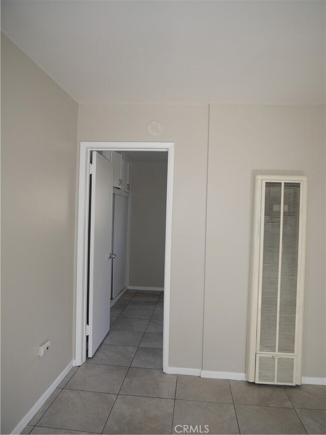 513 E Walnut Apt C St unit C, Santa Ana, CA 92701 - photo 4