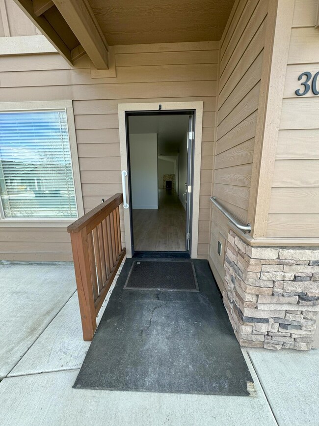 3080 NW Alder Place, Redmond, OR 97756 - photo 4