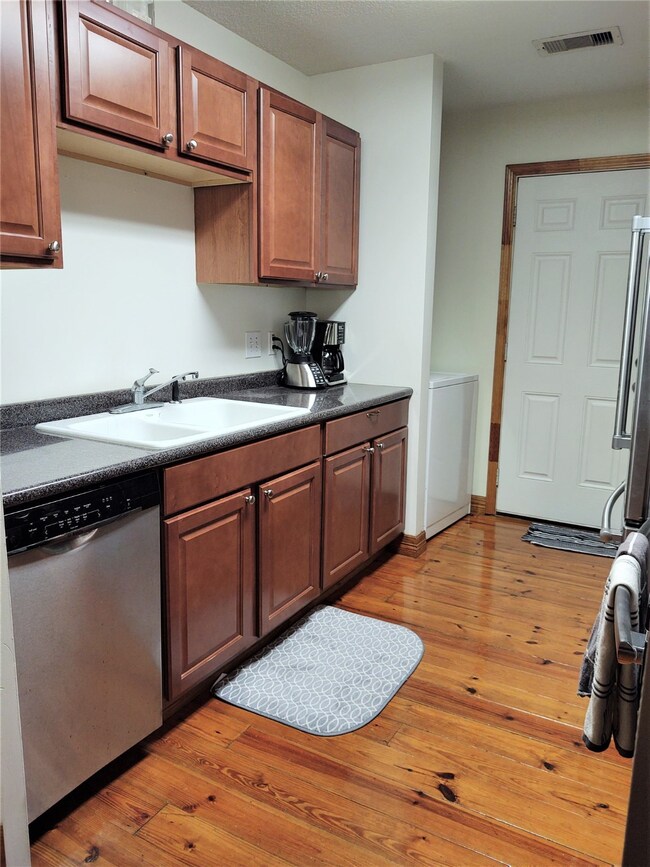 19050 County Road 669e, Alvin, TX 77511 - photo 5