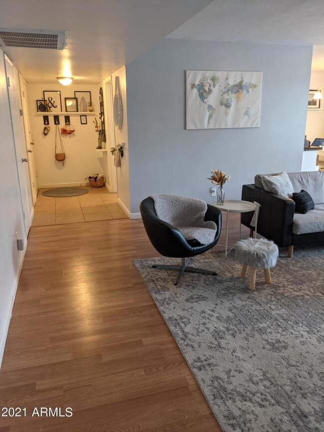 Entrance and Livingroom