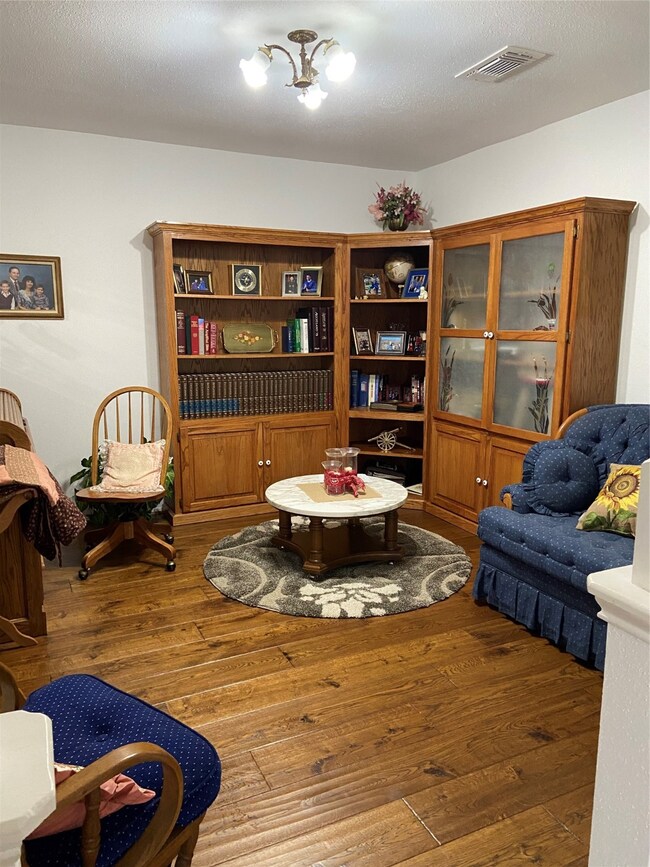 164 Trinity St, Bay City, TX 77414 - photo 3