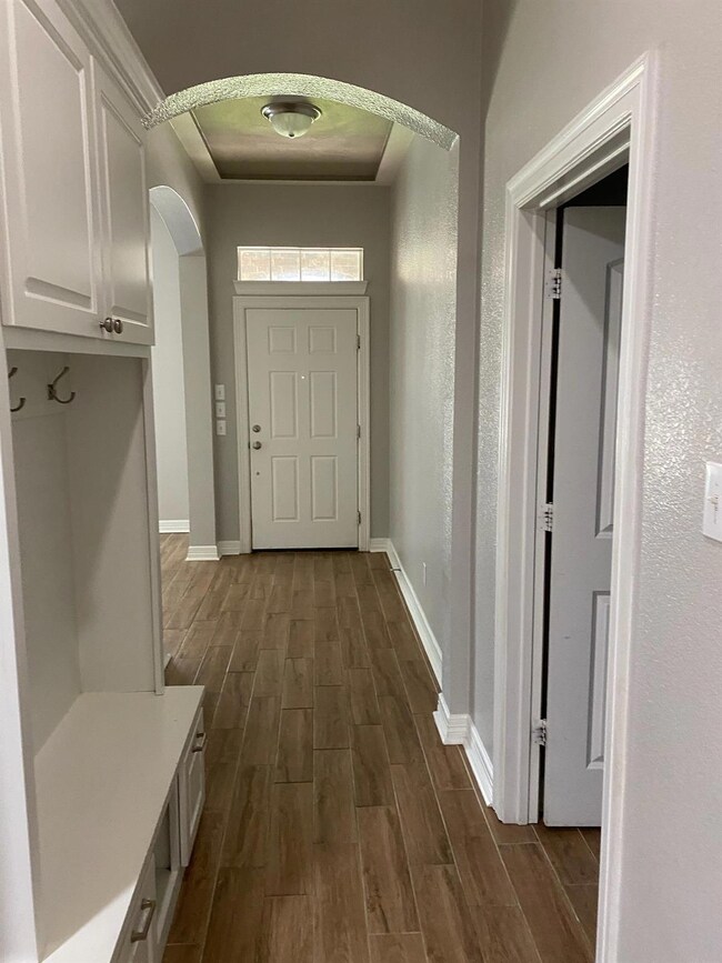 2021 Fairmount Park Dr, Denton, TX 76210 - photo 2