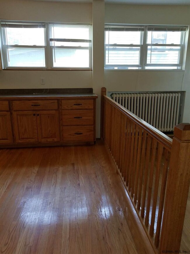 37 Parkwood St unit 3, Albany, NY 12208 - photo 4