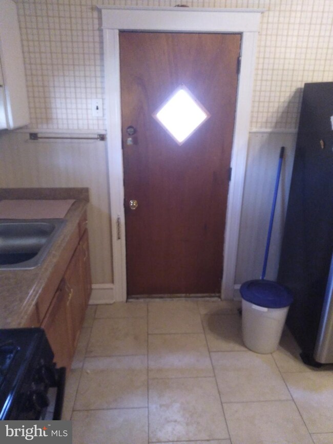 625 E Woodlawn St, Philadelphia, PA 19144 - photo 4