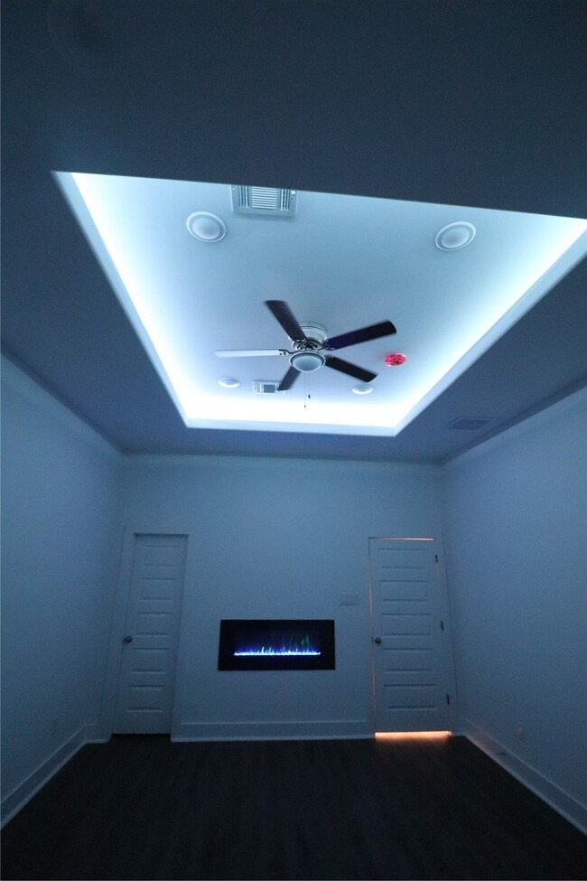 4810 Briscoe St, Houston, TX 77033 - photo 3