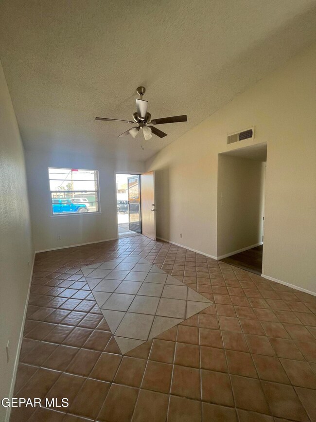 204 S Prado Rd unit A, El Paso, TX 79907 - photo 3