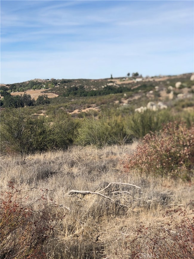 29 Rocky Knoll Rd, Hemet, CA 92544 - photo 2