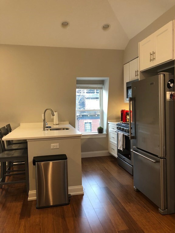 591 E 6th St unit 3, Boston, MA 02127 - photo 2