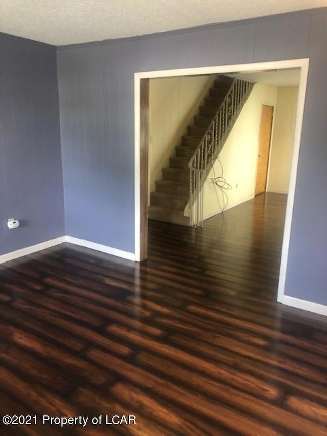 39 Ensign St, Wyoming, PA 18644 - photo 2