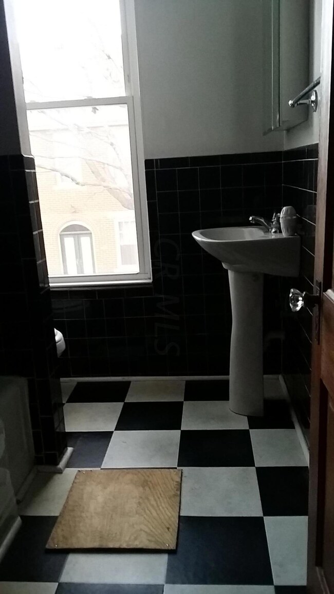 unlisted-address, Columbus, OH 43206 - photo 5