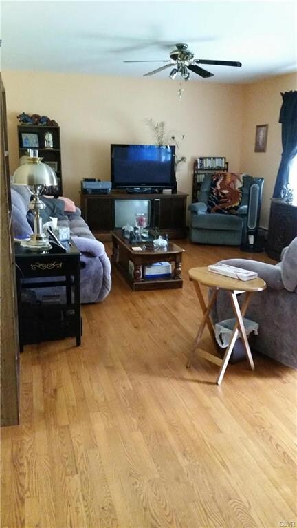 2193 Community Dr, Bath, PA 18014 - photo 2