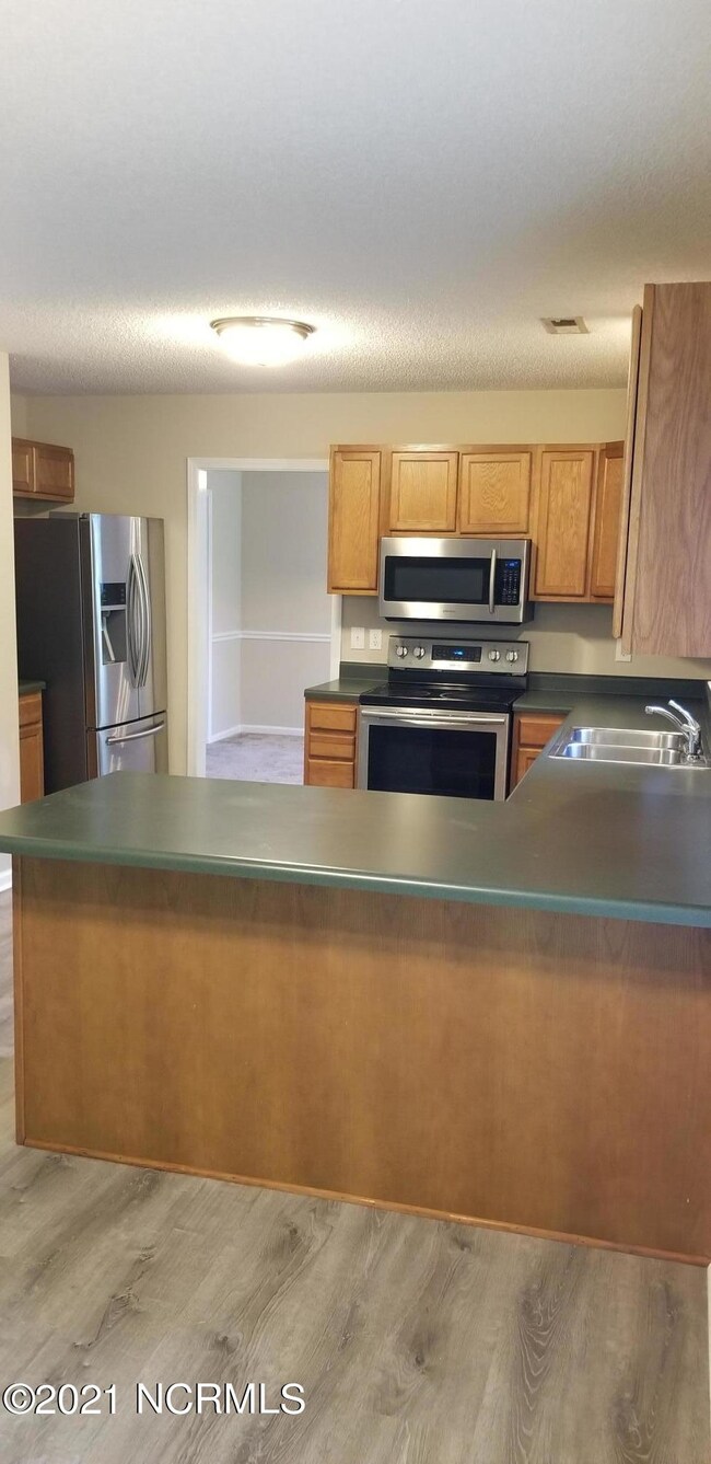 108 Peachtree Dr, Jacksonville, NC 28546 - photo 3