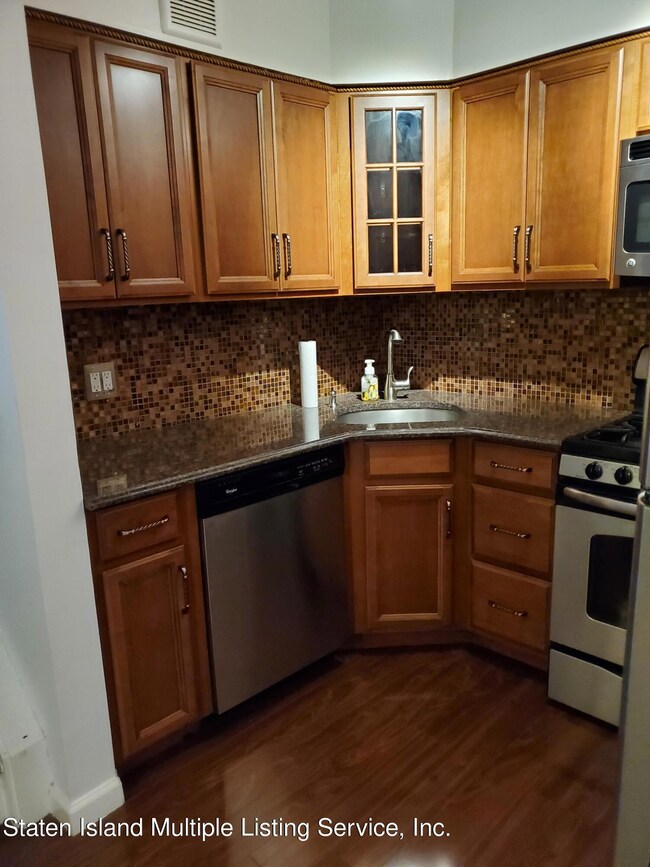47 Lamped Loop unit A1, Staten Island, NY 10314 - photo 5
