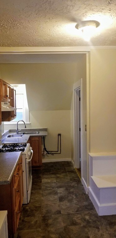 49 Lafayette Park unit 2, Lynn, MA 01902 - photo 3