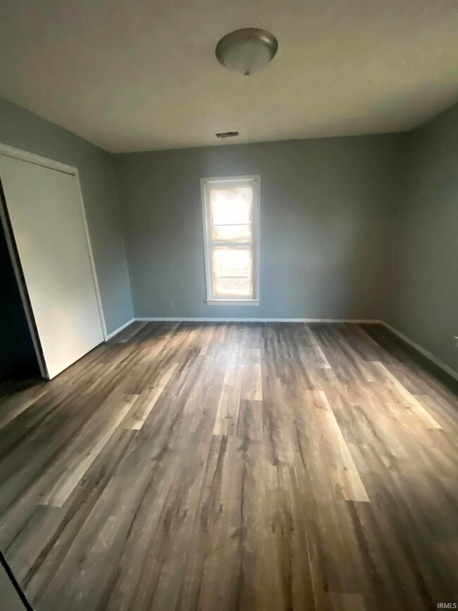 915 W Powers St, Muncie, IN 47305 - photo 3