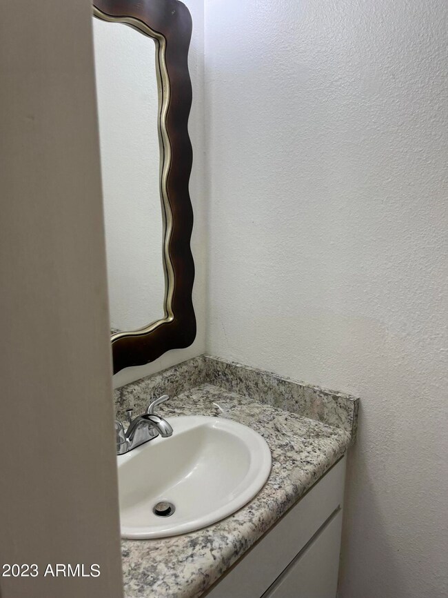 615 E Carson Dr, Tempe, AZ 85282 - photo 7