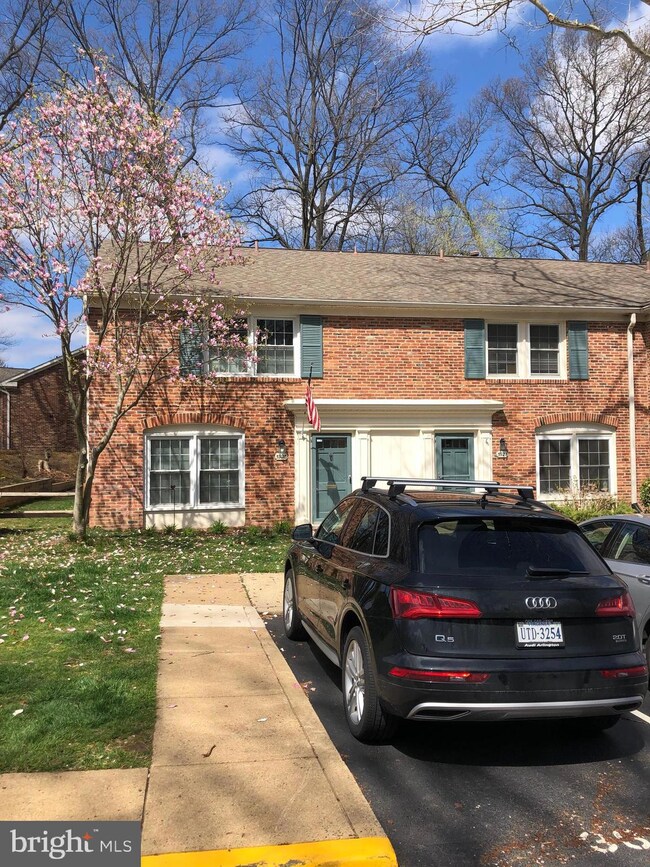 5928 Kingsford Rd unit 361, Springfield, VA 22152 - photo 2