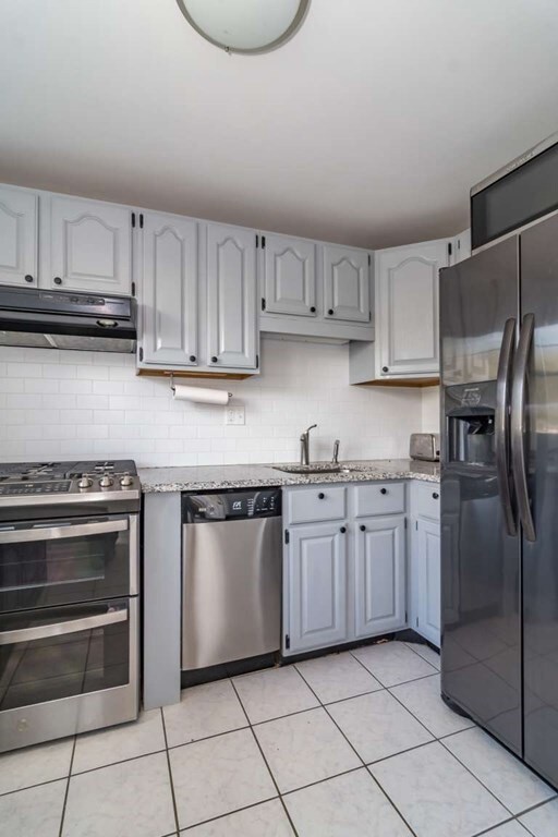 20 Bayberry Cir, Millis, MA 02054 - photo 4