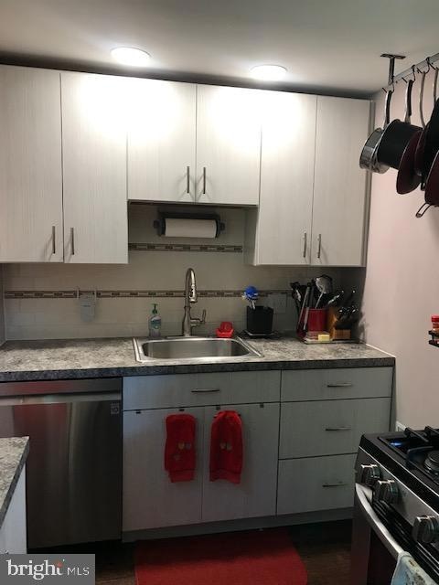 1108 Springfield Rd, Darby, PA 19023 - photo 7