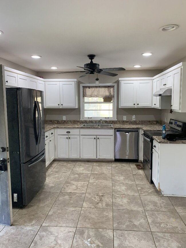 181 Flat Creek School Rd, Shelbyville, TN 37160 - photo 4