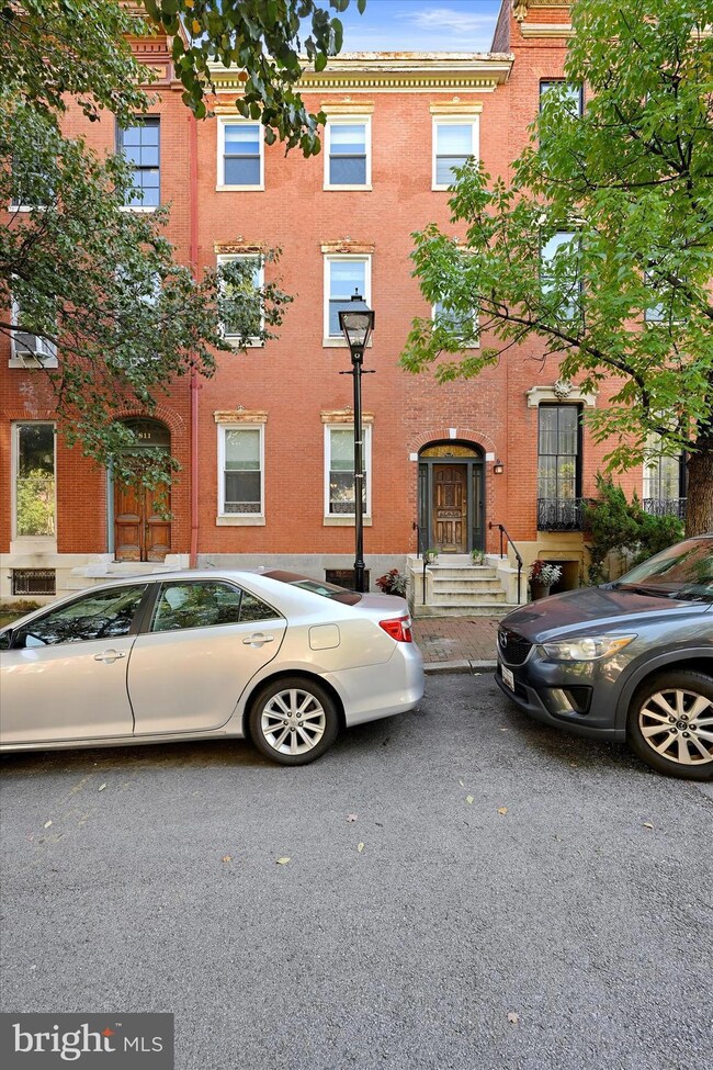 813 Hollins St, Baltimore, MD 21201 - photo 2