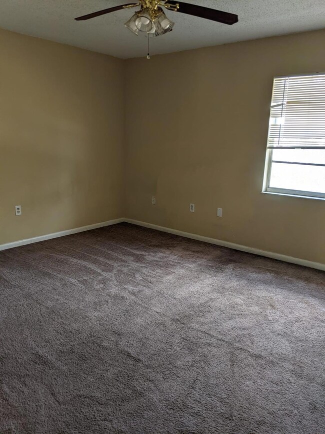 2017 Oleander Blvd unit C, Fort Pierce, FL 34950 - photo 7