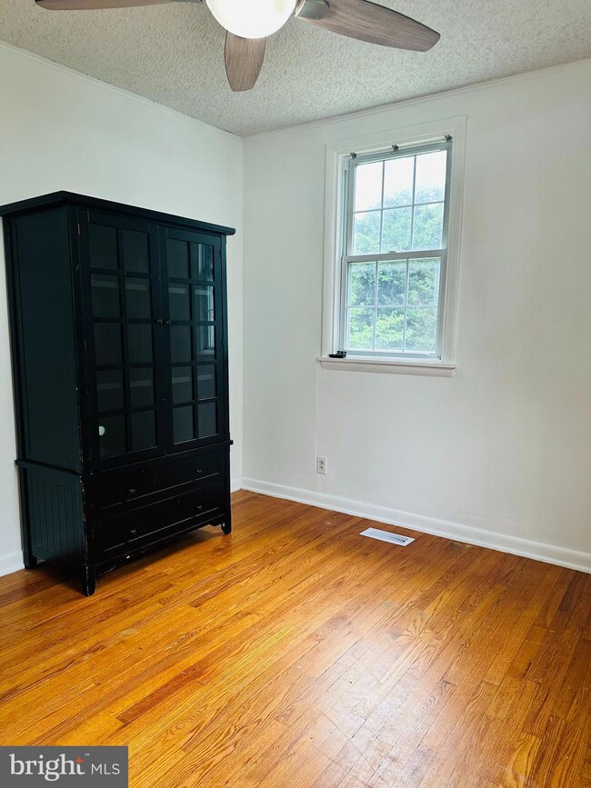 3510 Shenandoah Ave, Halethorpe, MD 21227 - photo 5