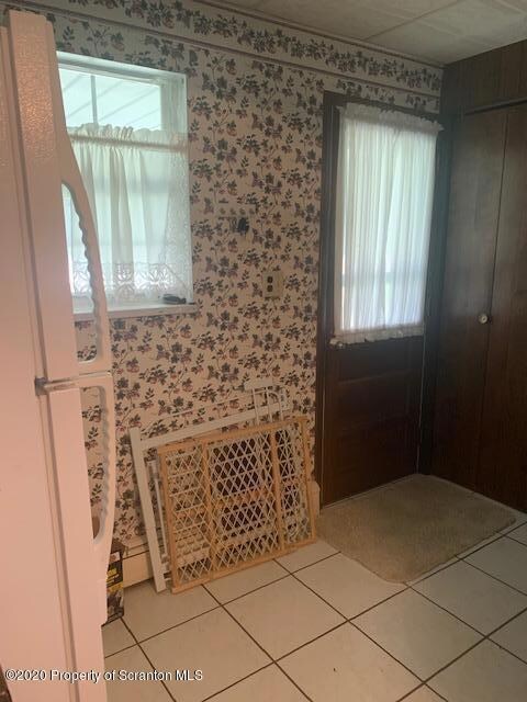 713 Dunmore St, Throop, PA 18512 - photo 7