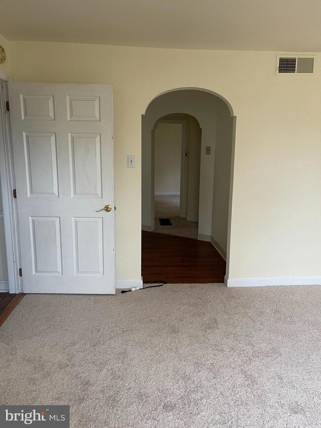 4239 Ferne Blvd unit 2 ND FLOOR, Drexel Hill, PA 19026 - photo 7