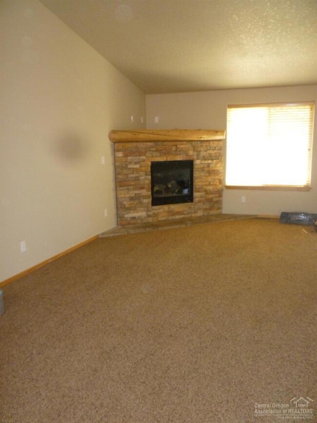 unlisted-address, Bend, OR 97702 - photo 4