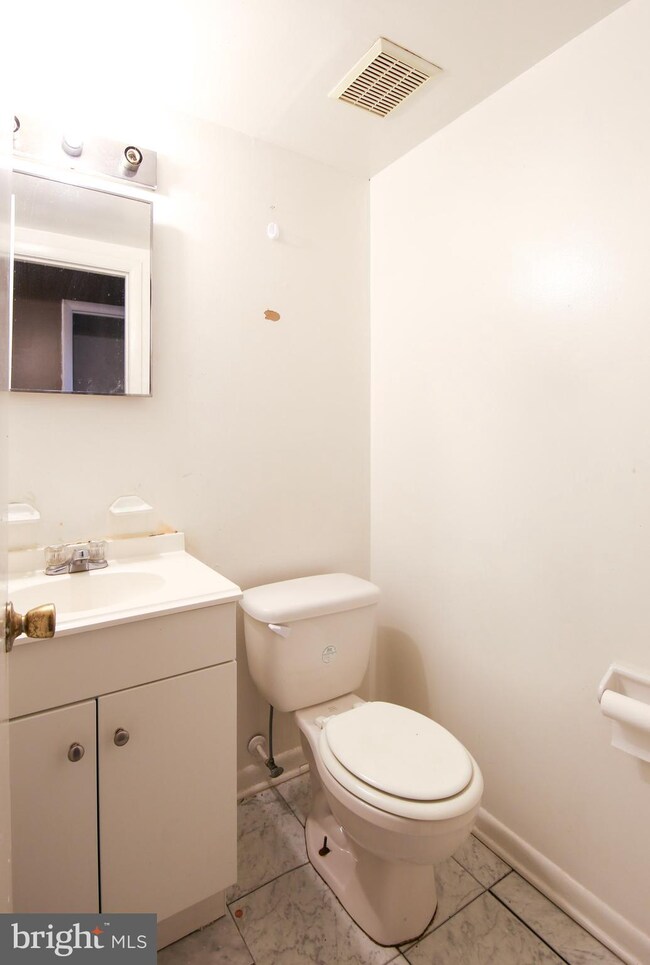 5214 Karl Place NE, Washington, DC 20019 - photo 4