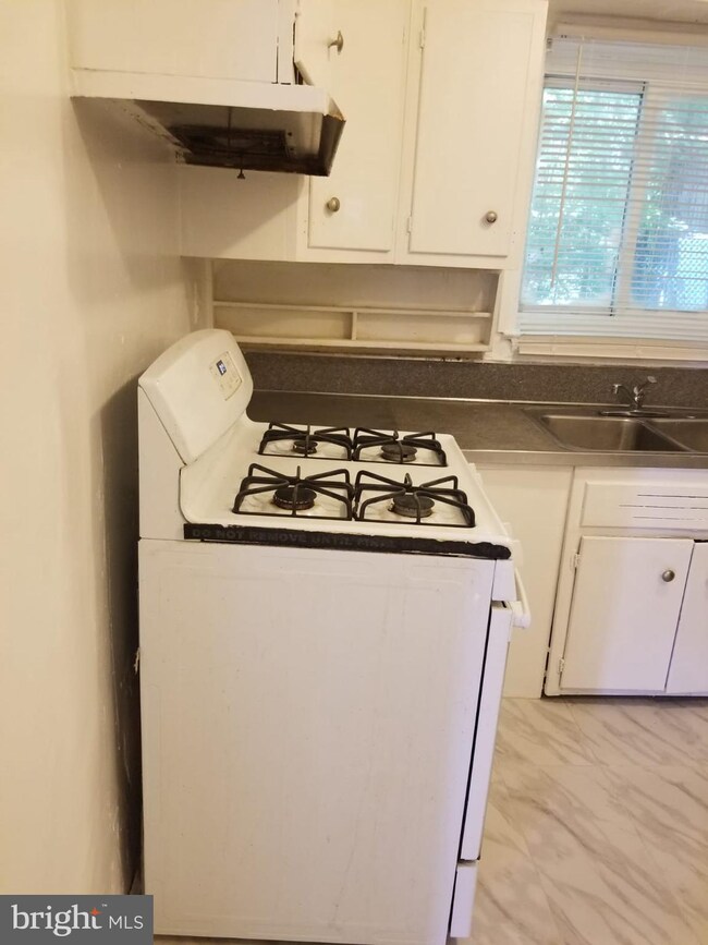 8212 Houston Ct unit 1, Takoma Park, MD 20912 - photo 3