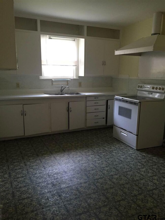 620 620 E Dulse, Tyler, TX 75701 - photo 6