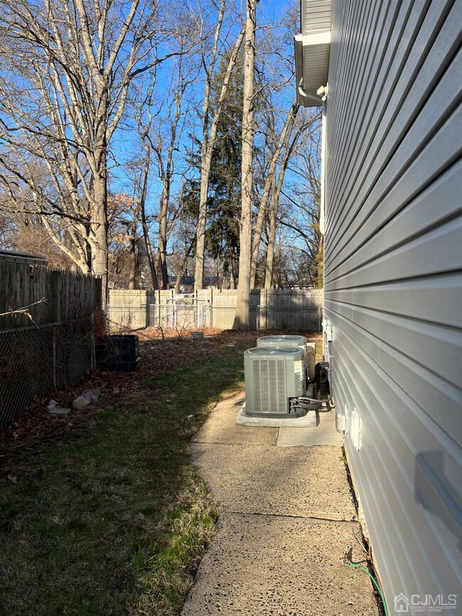 521 Clark Place, Piscataway, NJ 08854 - photo 5